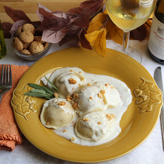 Pumpkin Ravioli with Shallot Cream Sauce with Amaretti Cookies